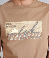01076 | ELSK® SUNSIGN22 ESSENTIAL MEN'S TEE  | TAUPE BROWN