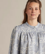 14008 | LOVE THE VANG WOMEN'S SHIRT IN BLUE POPPIES