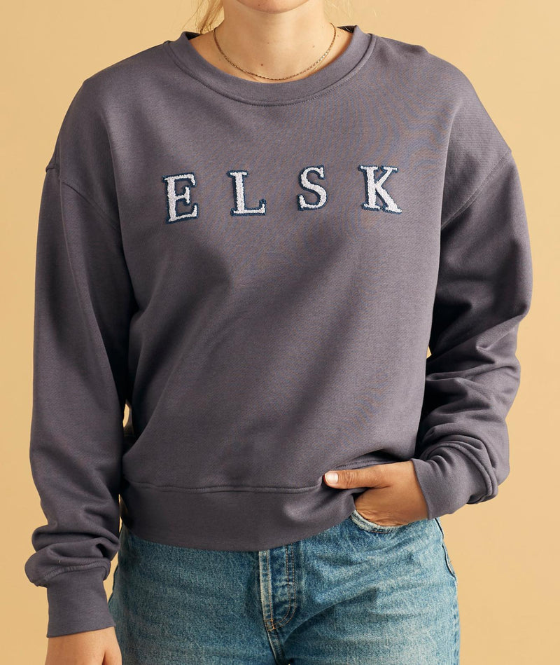 12018 | LOVE CHENILLE EMB. ØRUM WOMEN'S SWEATSHIRT | STONE PURPLE