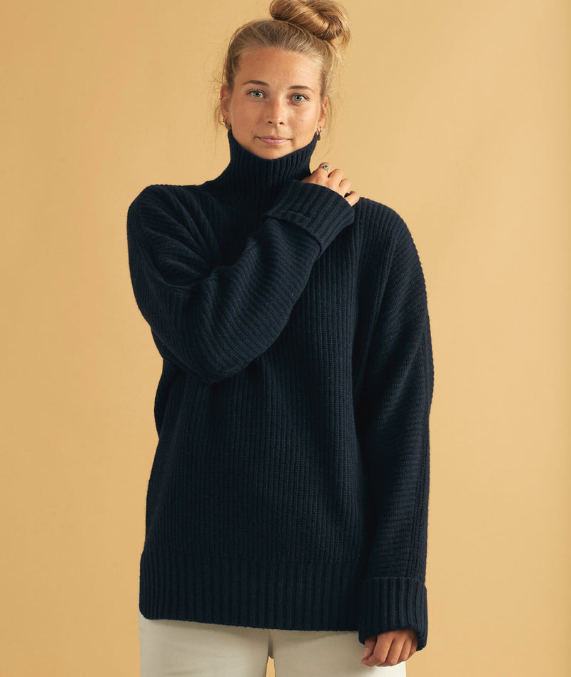 15004 | ELSK VIGGA KNITTED T-NECK | MØRKE BLÅ