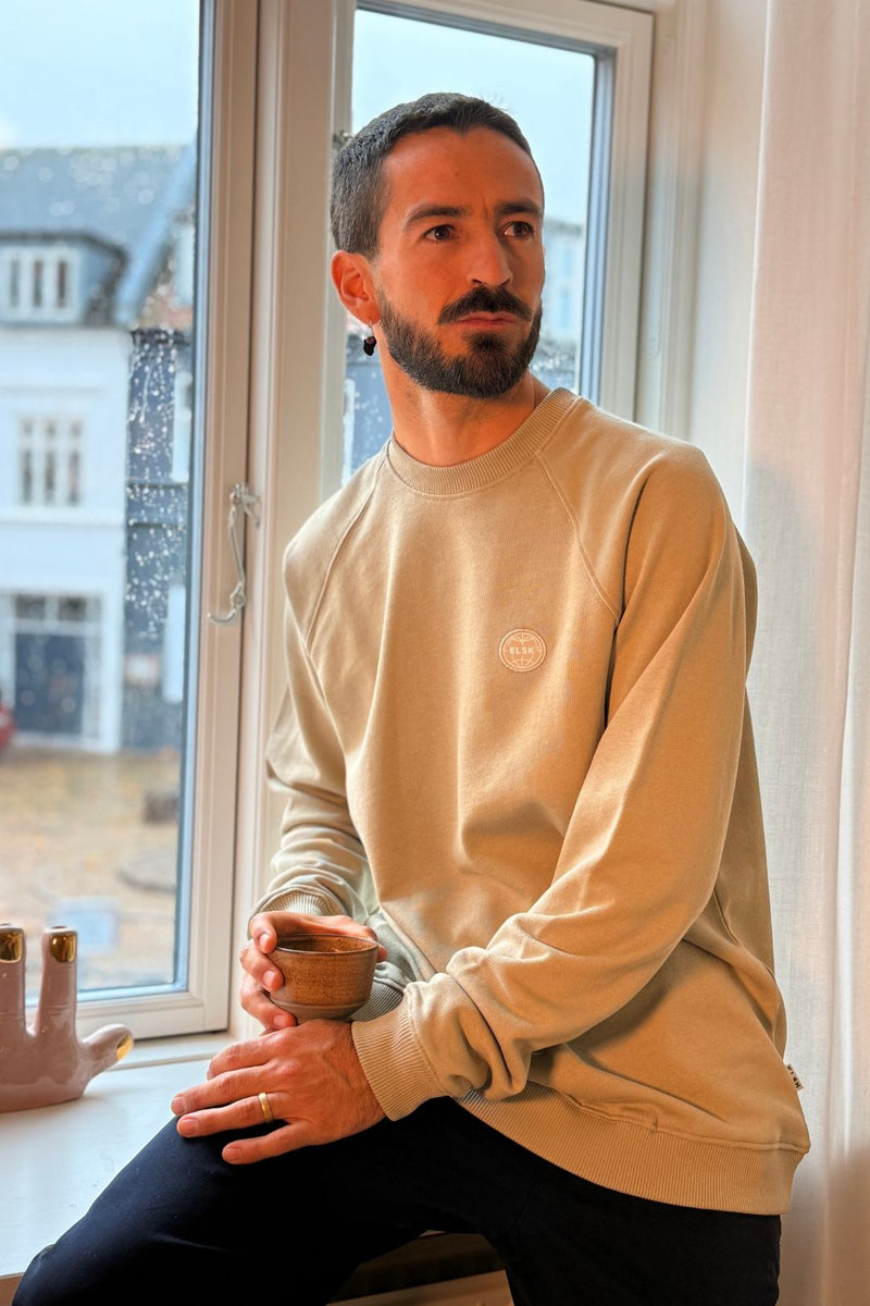 GLOBE MEN'S RAGLAN CREWNECK