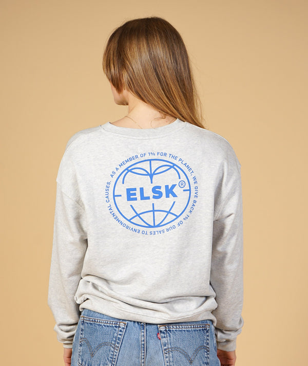 STATEMENT GLOBE BP WOMEN'S SKYUM CREWNECK