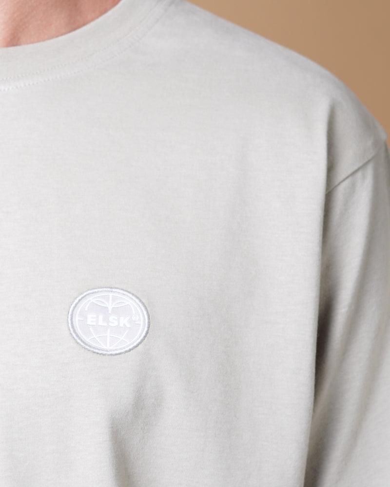 GLOBE BRUSHED T-SHIRT