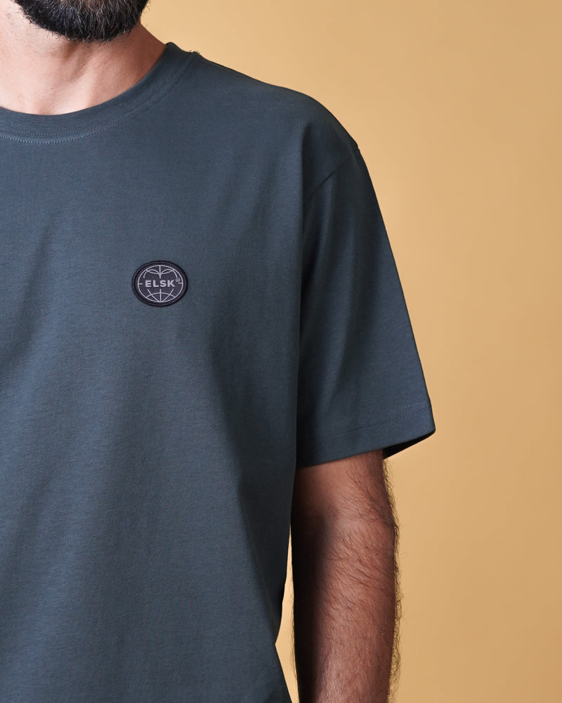GLOBE BRUSHED T-SHIRT