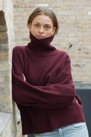 HIGHNECK WOMEN'S RECYCLED WOOL KNIT