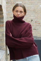 HIGHNECK WOMEN'S RECYCLED WOOL KNIT
