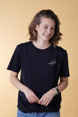 SIGNED BASIC WOMEN'S CLASSIC T-SHIRT