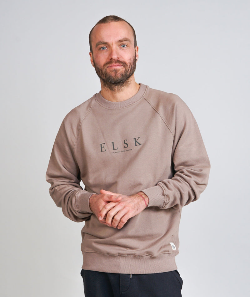 02024| ELSK® PURE TVÆRS MEN'S CREWNECK | TAUPE BROWN