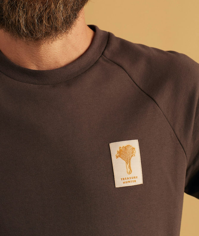 02049 | ELSK CHANTARELLE PCH MEN'S LIGHTWEIGHT CREWNECK | DARK OAK