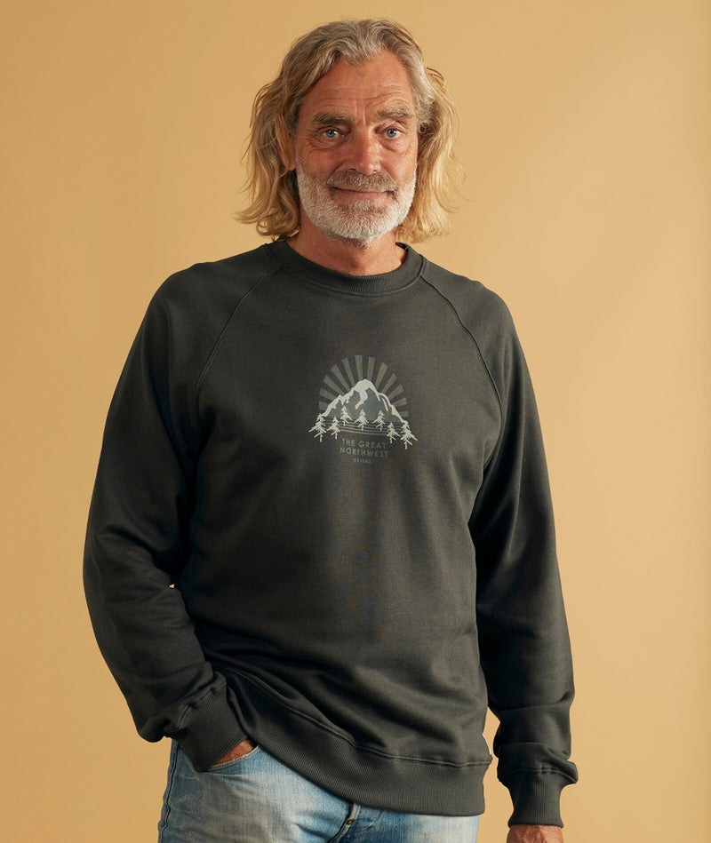 02040 | LOVE ICEBERG ACROSS MEN'S CREWNECK | PIRATE BLACK