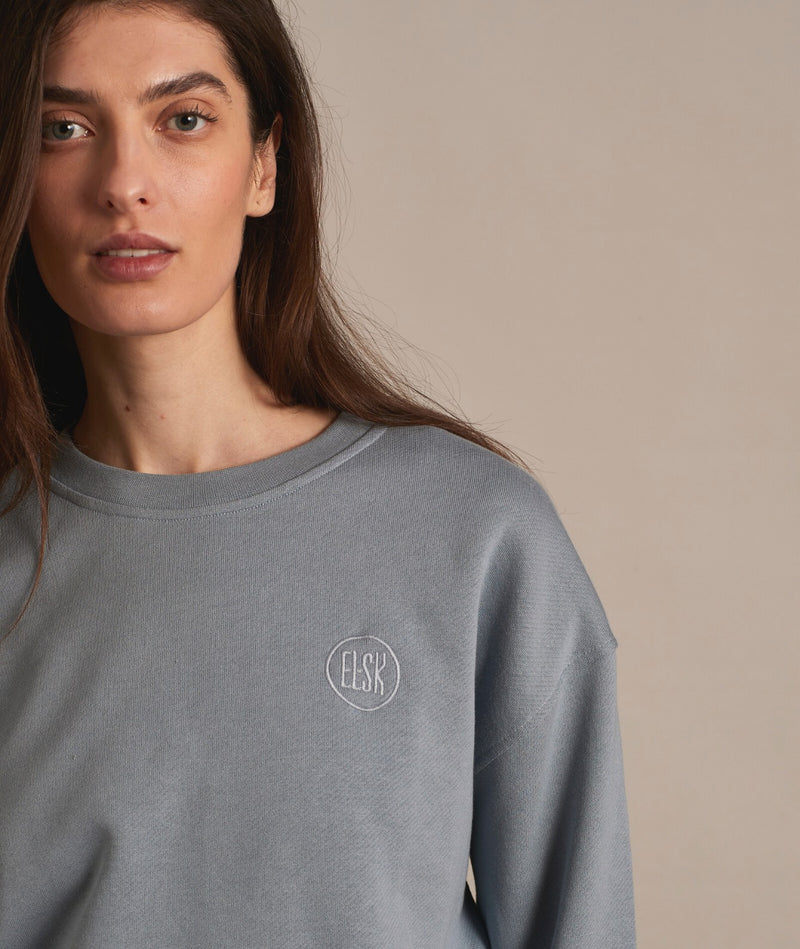 12005 | ELSK® ROUND LOGO EMB ØRUM WOMEN'S SWEATSHIRT | TRADEWINDS