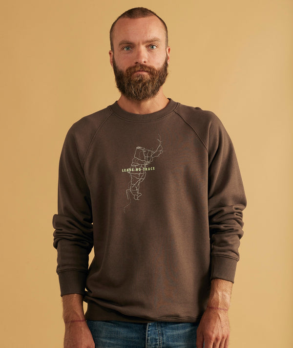 02042 | ELSK MAP TVÆRS MEN'S CREWNECK | DARK OAK