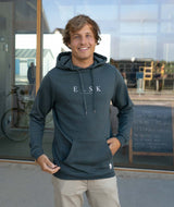 02003 | ELSK® PURE TVÆRS MEN’S HOODIE | STONE GREEN