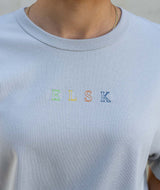 11017 | ELSK® PURE STROKE EMB THILDA HEAVY TEE | SEA GRAY