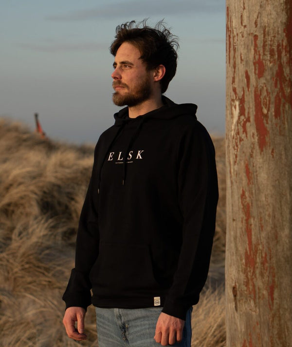 2374 | ELSK® PURE TVÆRS MEN’S HOODIE | BLACK
