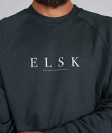 2365 | ELSK® PURE TVÆRS MEN’S SWEATSHIRT | STONE GREEN
