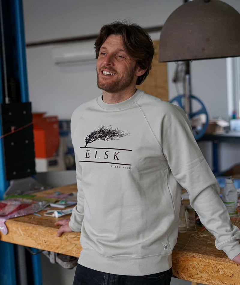 02029| LOVE® WIN ACROSS MEN'S CREWNECK | PALE PISTACHES