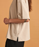 11047 | ELSK® PURE EMB THILDA TUNG TEE | VAPOR GREY