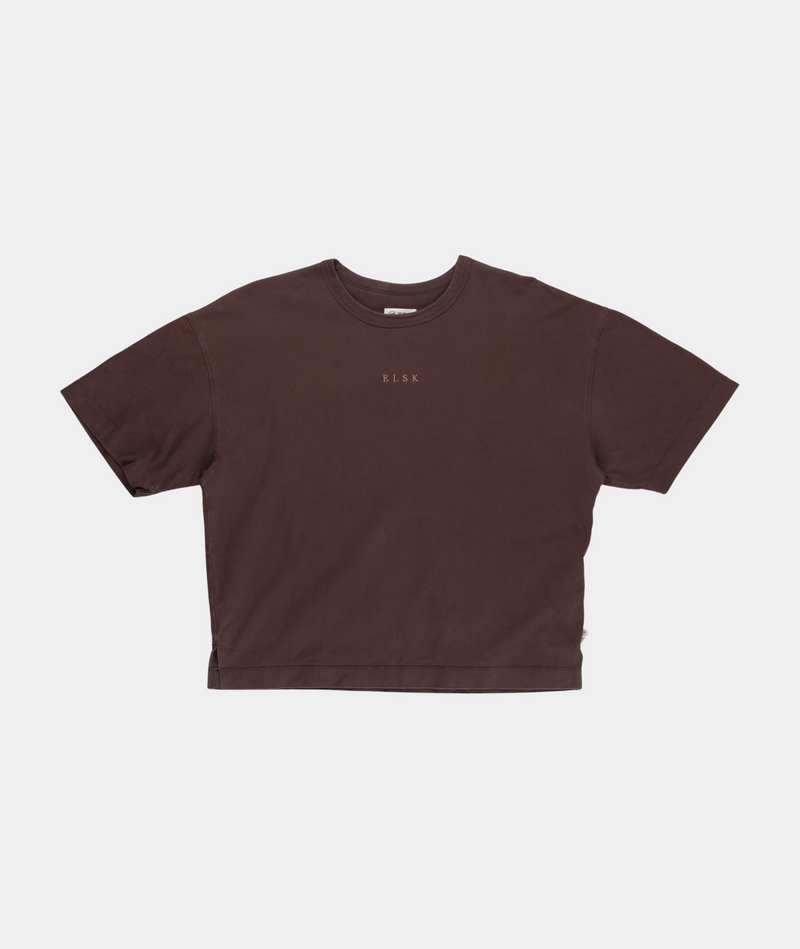 RE.ELSK 11066 | ELSK PURE EMB THILDA TUNG TEE | DARK OAK