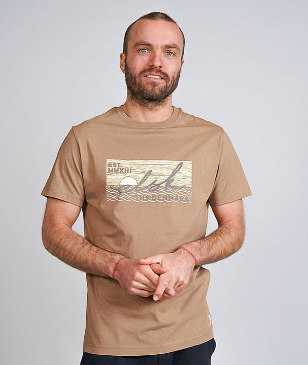 RE.ELSK 01076 | ELSK® SUNSIGN22 ESSENTIAL MEN'S TEE  | TAUPE BROWN