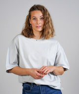 RE.ELSK 11018 | ELSK® PURE EMB THILDA TUNG TEE | SEA GREY