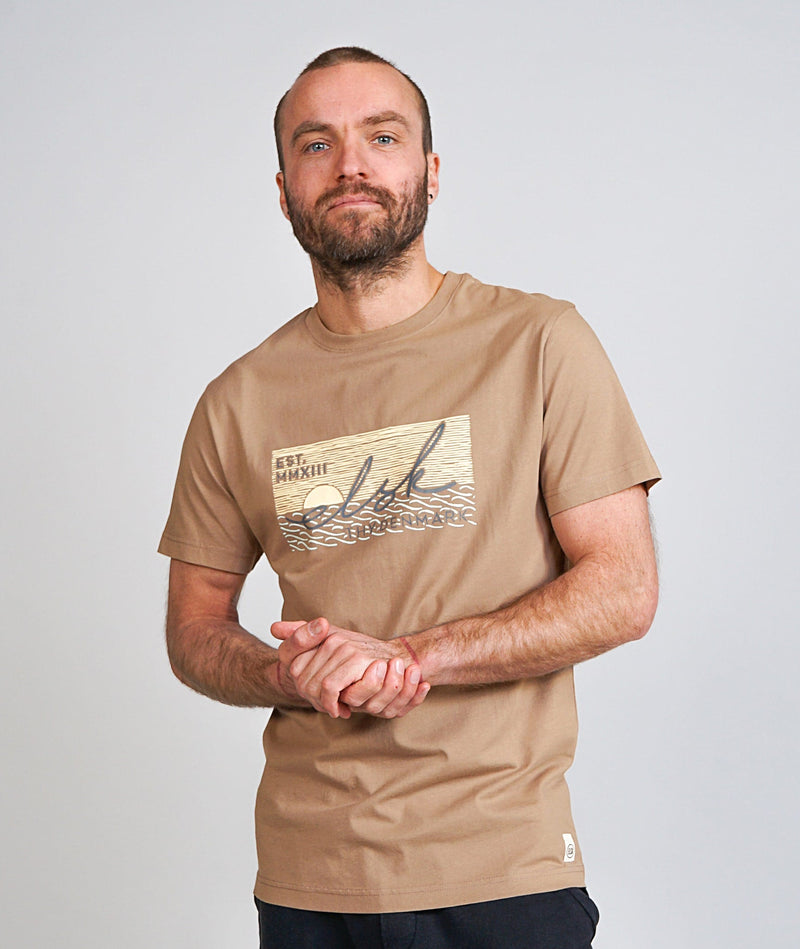 RE.ELSK 01076 | ELSK® SUNSIGN22 ESSENTIAL MEN'S TEE  | TAUPE BROWN