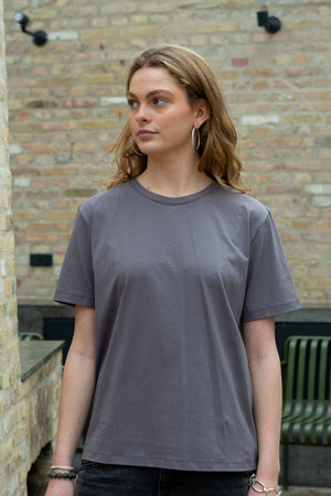 BASIC WOMEN'S CLASSIC T-SHIRT