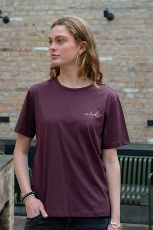 SIGNED BASIC WOMEN'S CLASSIC T-SHIRT