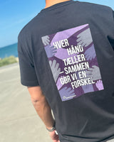 MØDREHJÆLPEN X ELSK MEN'S T-SHIRT