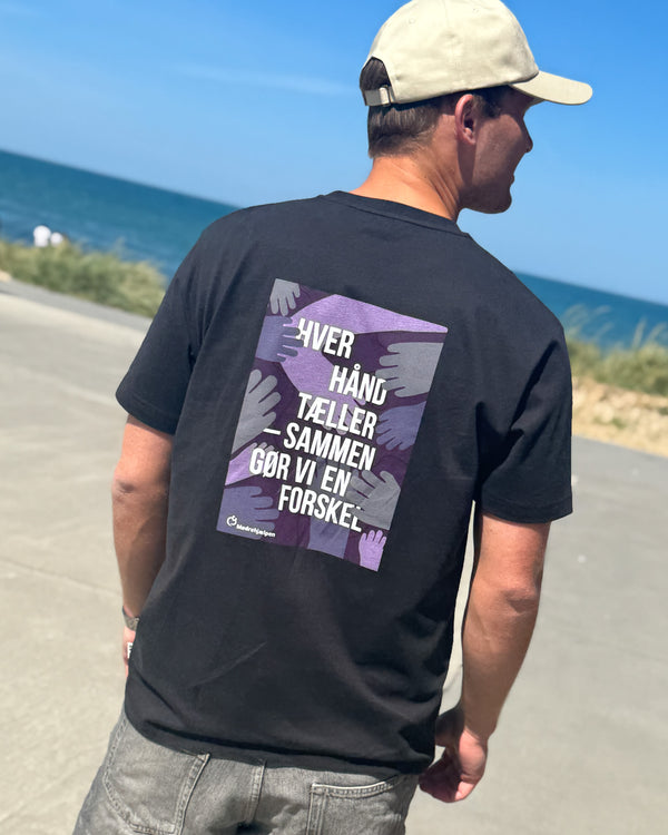 MØDREHJÆLPEN X ELSK MEN'S T-SHIRT