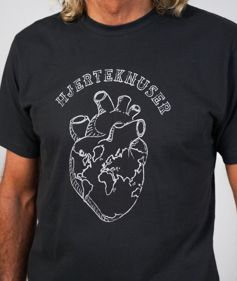 01035 | LOVE® HEARTBREAK BRUSHED T-SHIRT | PIRATE BLACK