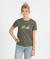 4447 | ELSK® CRANE WOMEN’S TEE | MOSS GREEN